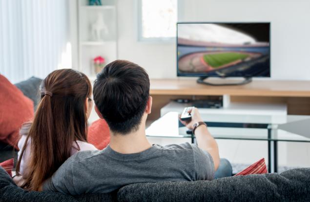 Виц: Скъпи, кое е по-важно за теб - футболът или аз?