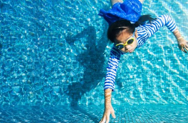 Притеснително голям брой хора уринират в басейните. Ето защо не трябва да го правите