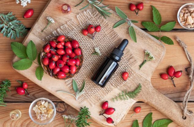 Масло от шипка: тайно оръжие за красота