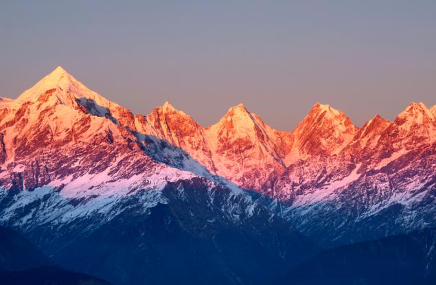 Коя е най-дългата планинска верига на Земята?