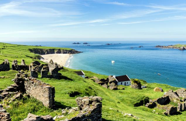 Търсят се двама души, които да живеят безплатно на отдалечен остров в Ирландия