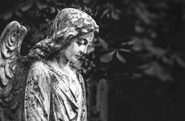 Виц: От какво ли е умрял? 