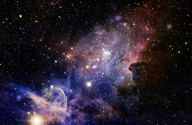 „Малките червени точки“ от ранната Вселена се оказват млади свръхмасивни черни дупки