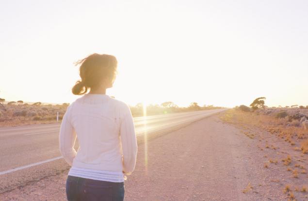 Не "преодоляваме" скръбта. Продължаваме напред с нея