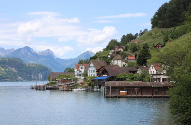 Квинтен – китното швейцарско селце, което си търси жители