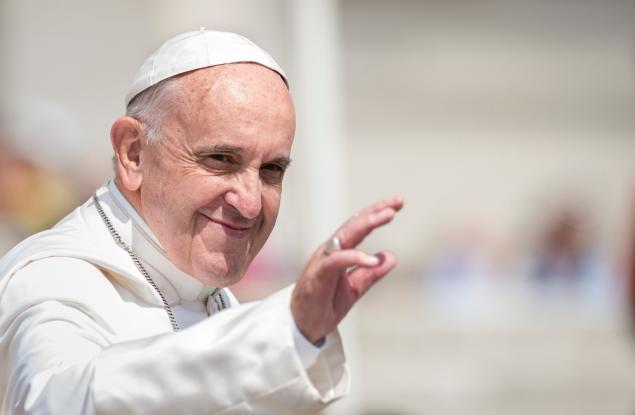 От заплатата до бившата приятелка – 10 неща, които не знаете за папата