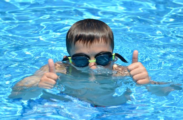 Виц: Тате, глътнах вода от басейна