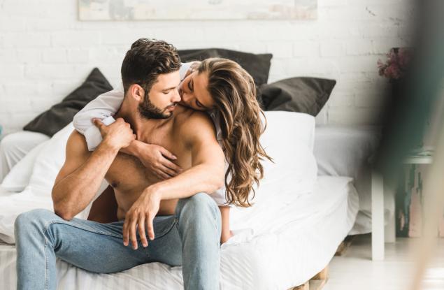 Защо мъжете имат повече интимни партньори от жените