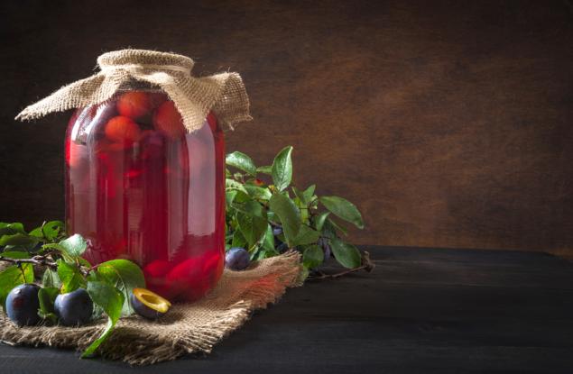 Виц: Прокурор вари компоти