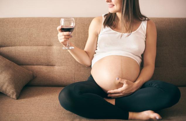 Дори рядката консумация на алкохол по време на бременността променя структурата на мозъка на плода