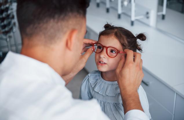 Защо зрението се влошава още в началното училище