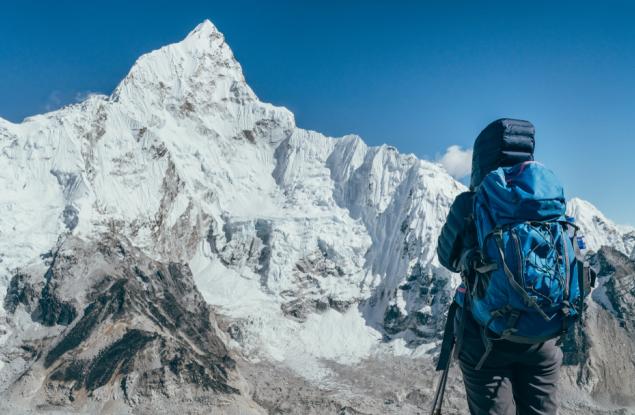 Българката Силвия Аздреева покори Еверест, а ден по-късно - и Лхотце