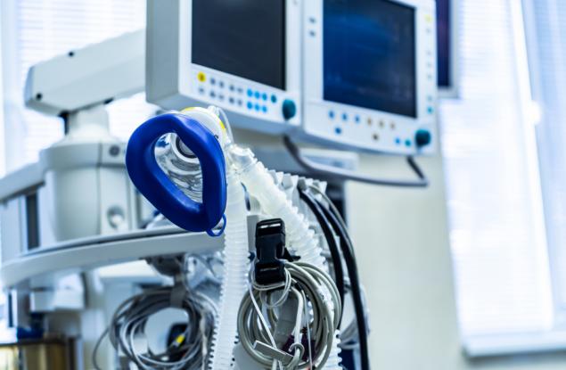 Лекари в "Пирогов" спасиха 16-годишно момиче с COVID-19 и тежка дихателна недостатъчност