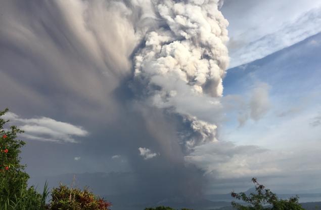 Не, вулканите не отделят повече въглероден диоксид от хората