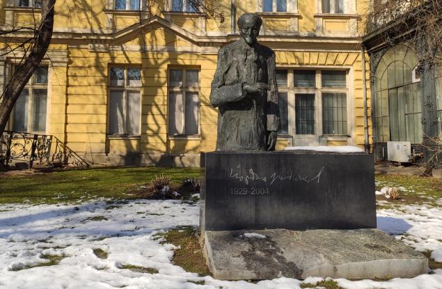 Есента баща ми умря и тогава аз продължих да сея лъвове в нивата 