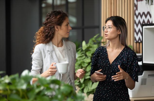 Виц: Синът ми е студент, едва го издържам