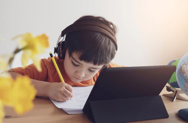 Как да помогнем на децата си в онлайн ерата?