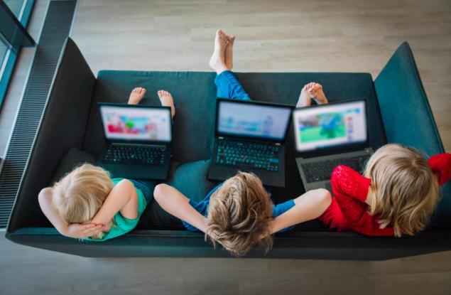 Защо екраните правят децата раздразнителни
