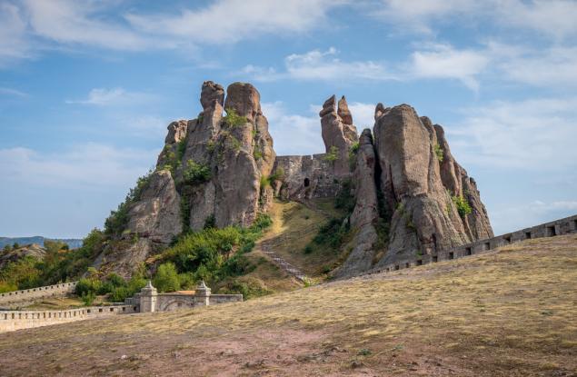 Илон Мъск се възхити на Белоградчишките скали и ги оприличи с нещо нереално