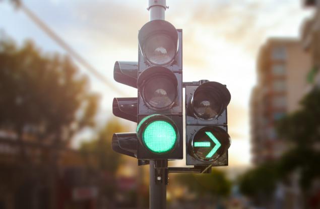 Google тества технология за контрол на светофари с изкуствен интелект
