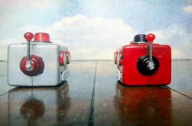 Вижте как два изкуствени интелекта осъзнават, че не разговарят с хора, и минават на собствен „език“