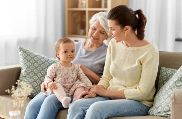 Как да оставите бебето си с някого, без да се тревожите