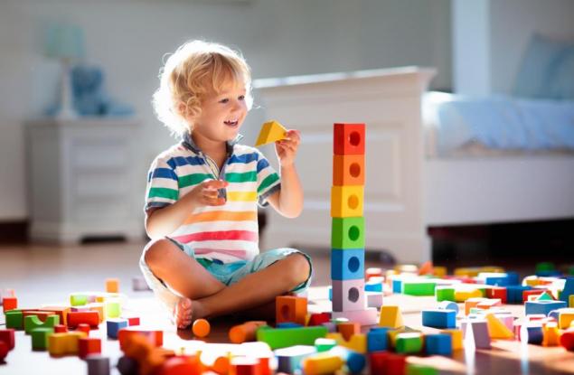 Формата на играчките помага за ученето на думи