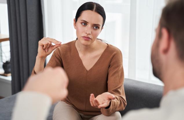 Виц: Скъпа, сънувах, че вървим само ние по брега на морето