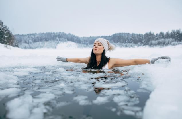 Плуването в студена вода може да намали симптомите на менопаузата