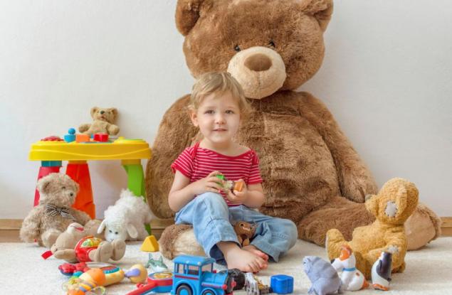 От колко играчки има нужда детето