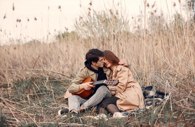 3 зодиакални знака, които се влюбват в душата, а не във външността