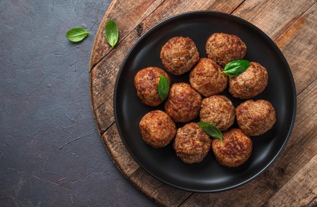 Виц: Скъпа, прекаляваш вече с тези кюфтета!