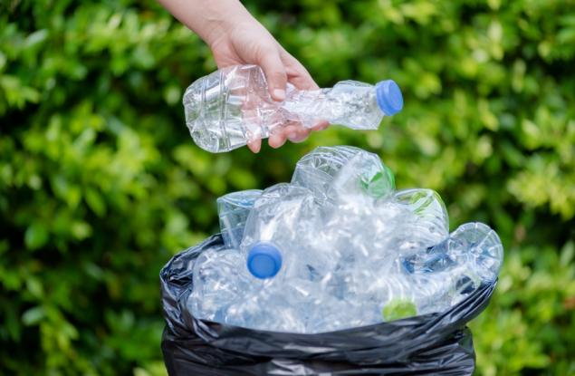 Рразработиха саморазграждаща се пластмаса, която ще помогне за намаляване на замърсяването 