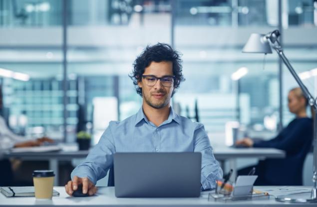 Начинът, по който хората използват компютъра, разкрива стреса на работното място