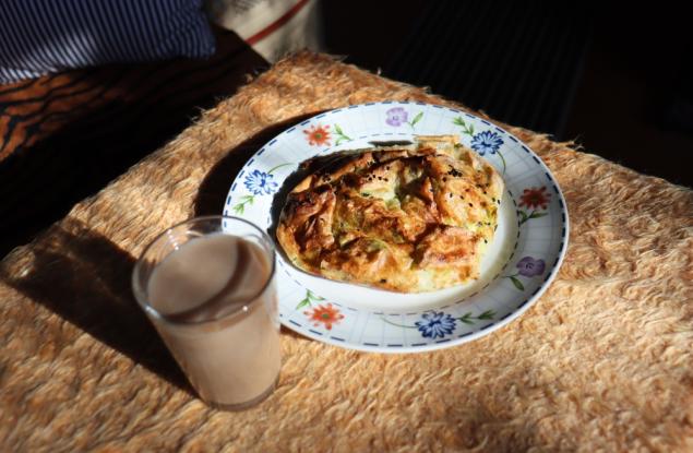 Виц: Какво ползвам, за да не ми паднат панталоните