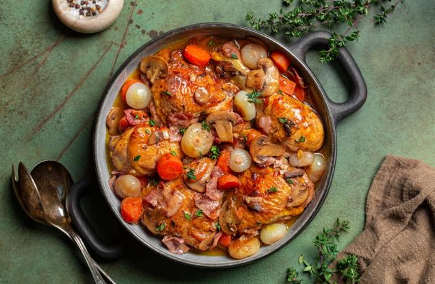 Coq au Vin (Петел във вино): Френската класика, която стопля душата