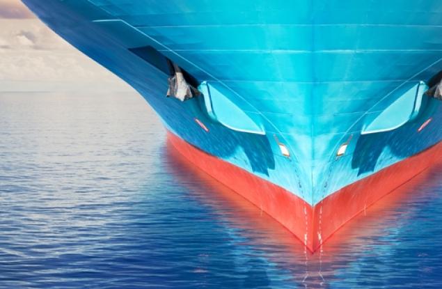 Кораб-робот изстрелва рояк безпилотни апарати