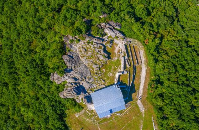 Проф. Николай Овчаров: Разкрита е загадката около хилядолетната драматична история на светилището при Татул