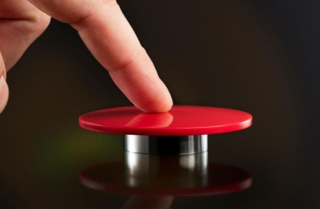 Виц: Кой идиот си сложи водката върху червения бутон?