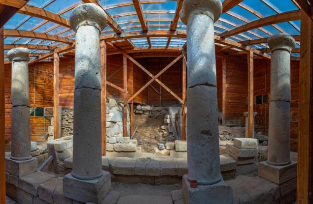 Тракийският храмов комплекс в село Старосел – най-големият царски комплекс с мавзолей, открит досега