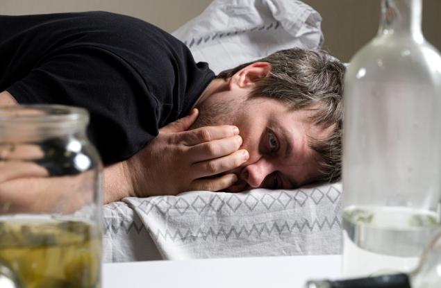 Виц: Какво е тежък махмурлук?