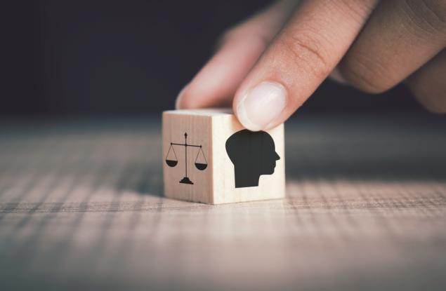 Повечето хора предпочитат чисти и елегантни дрехи вместо чиста съвест