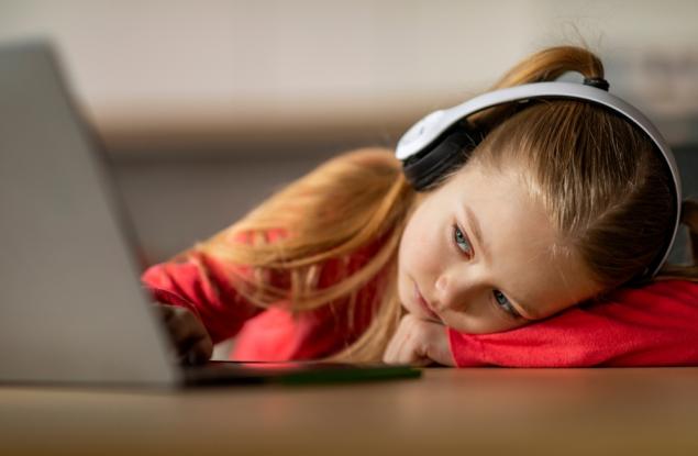 Как онлайн хищниците използват детските уебкамери