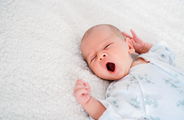 Бебето ми не спи през нощта, буди се често 