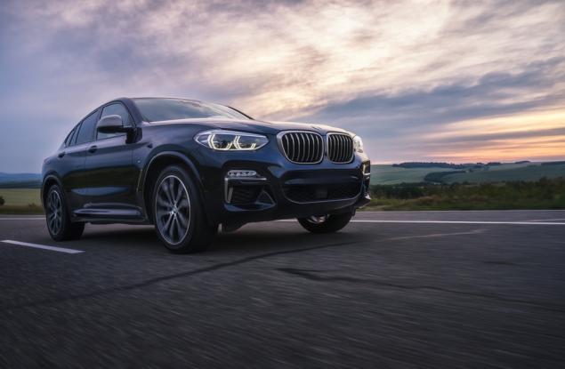 Виц: Искам едни чистачки за BMW-то
