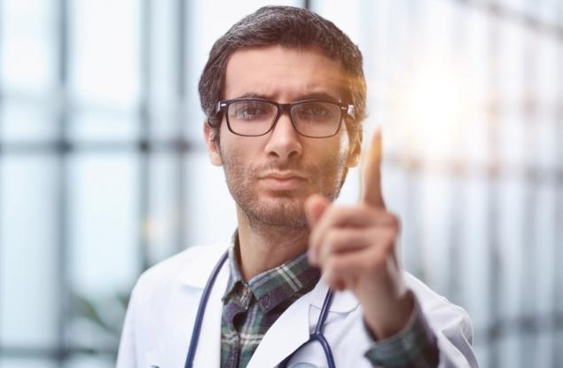 Виц: Докторе, скоро ли ще ми падне температурата?