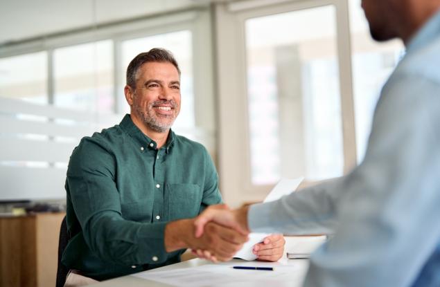 Виц: На интервю за работа - Пиете ли?