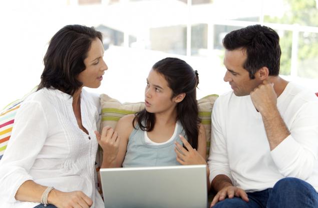 Виц: Бабо и дядо, трябва да ви кажа нещо!