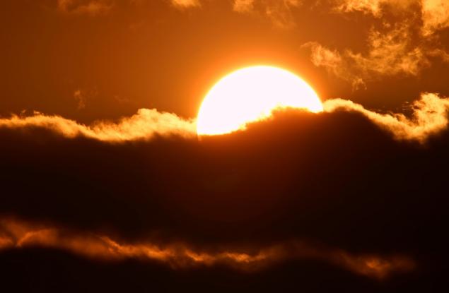 Слънчево изригване от най-висок клас е регистрирано днес