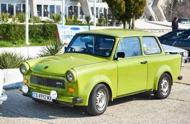 Виц: Трабантче и Мерцедес